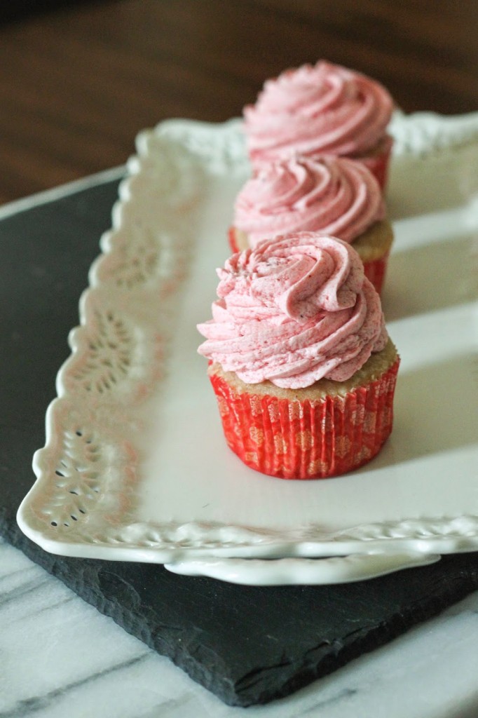 strawberry macaron cupcakes