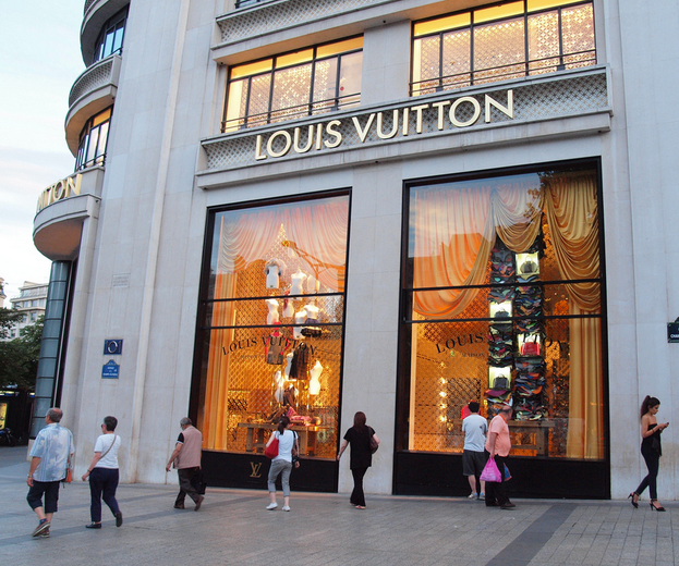 The Real Louis Vuitton. On counterfeit bags and American dreams, by  Minyang Jiang