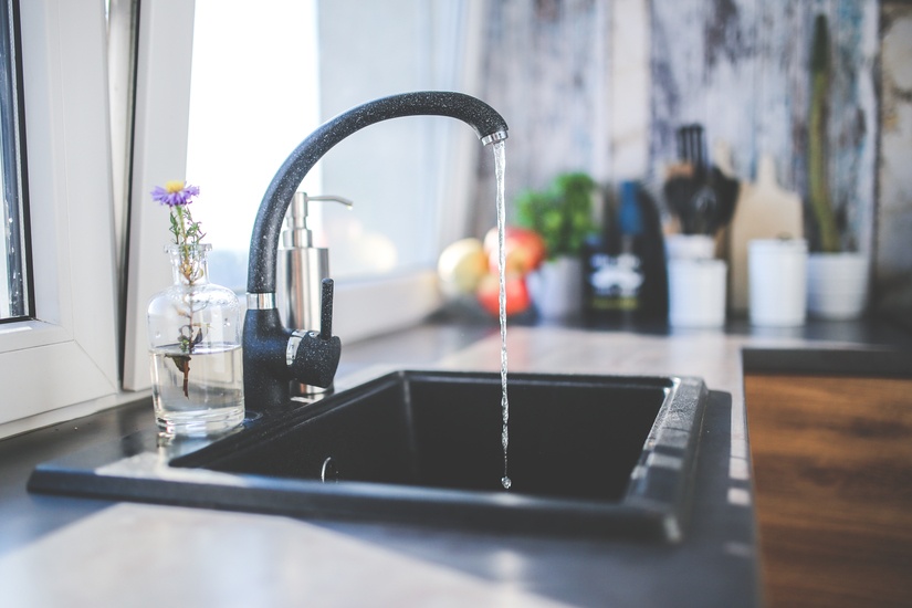 water-kitchen-black-design-large