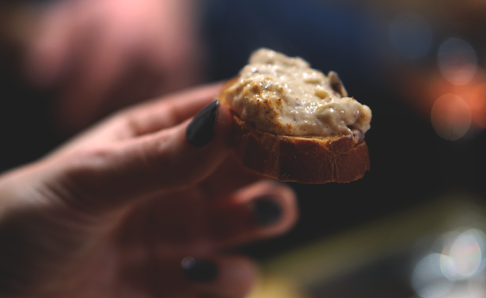 chelsea-holding-toast