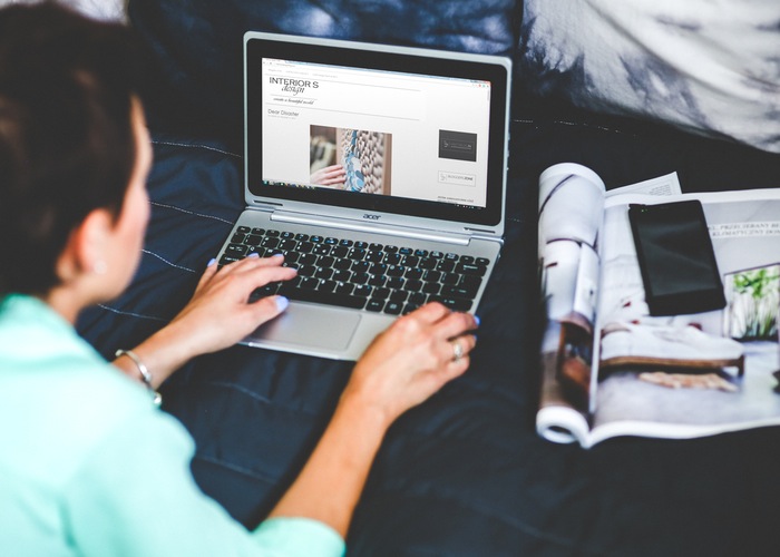 hands-woman-laptop-working