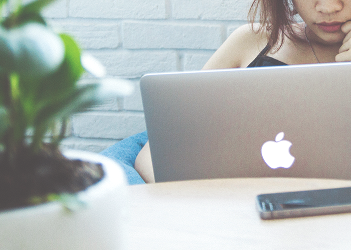 girl-with-computer