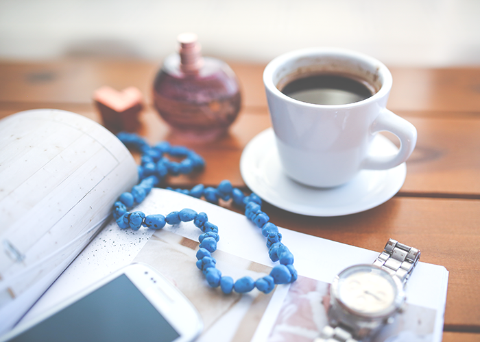 coffee-cup-and-necklace
