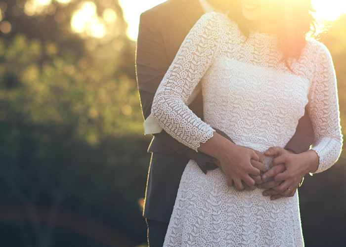 tfd_photo_woman-in-lace-being-hugged