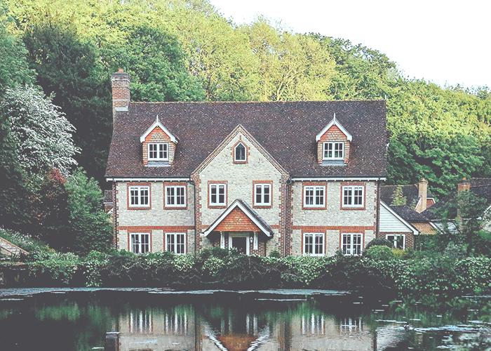 tfd_photo_old-house-big-house-by-lake