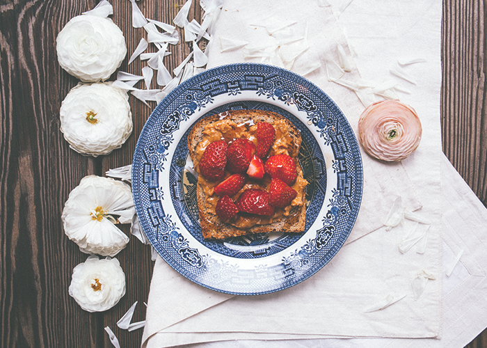 sliced-berries-toast