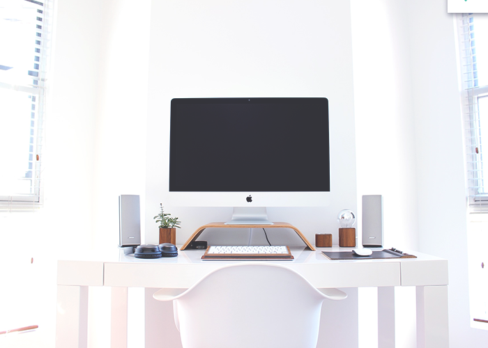 all-white-desk-computer