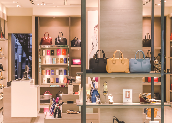 tfd_shopping-center-with-handbags-on-display