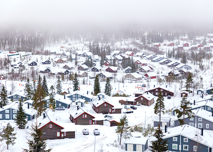 snowy-town-and-houses