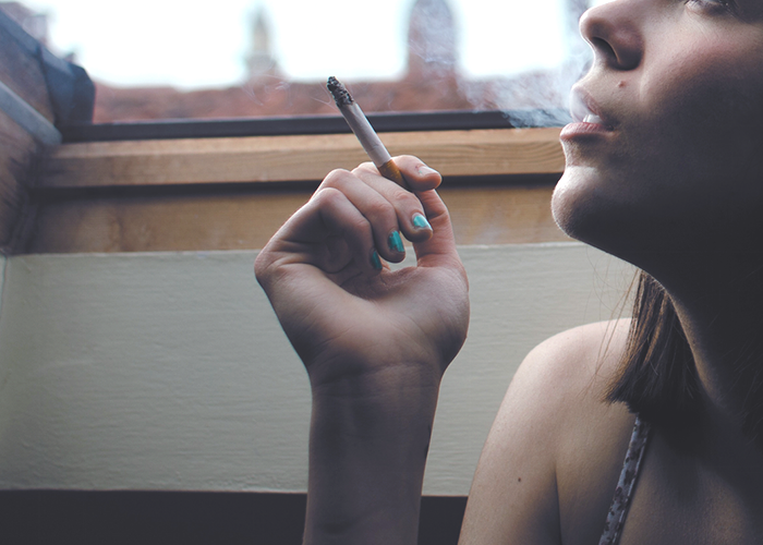 woman-smoking-cigarettes